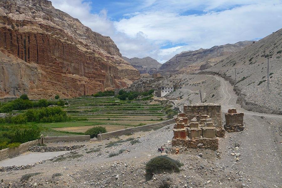 Mustang Trek with Miniature Mountain Valley - Explore new adventures